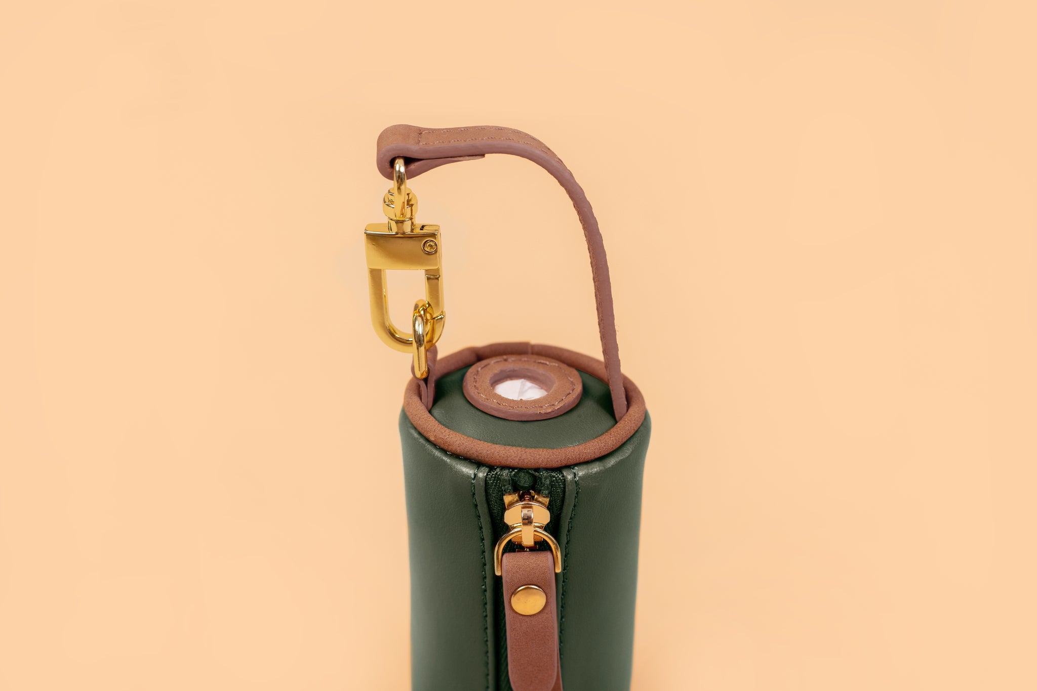 Apple Leather Poop Bag in Winter Green